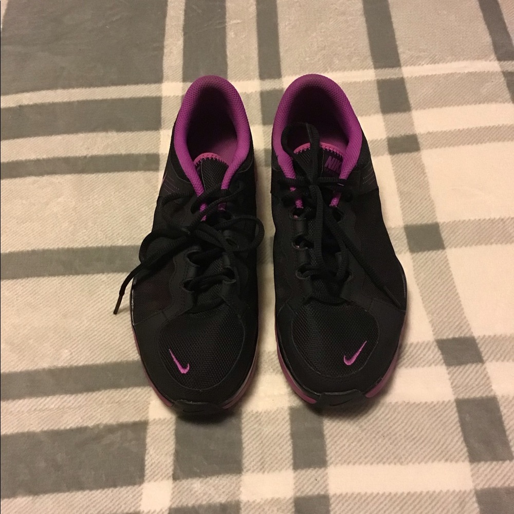 WOMEN NIKE TRAINING FLEX TR2 SZ 11
